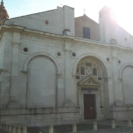 Oletta Hotel